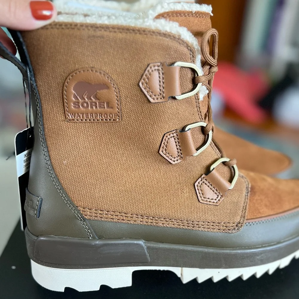 TODAY ONLY!! NWT Sorel Tivoli Lug Sole Boots - Picture 8 of 12